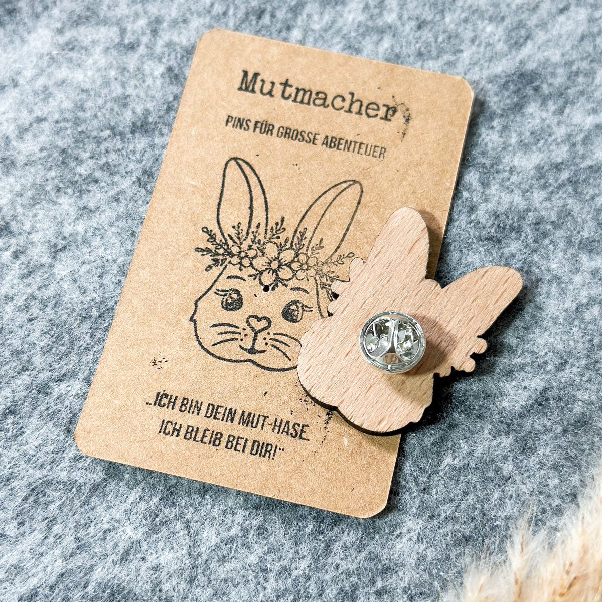 Mutmacher - Anstecker Blumenhase