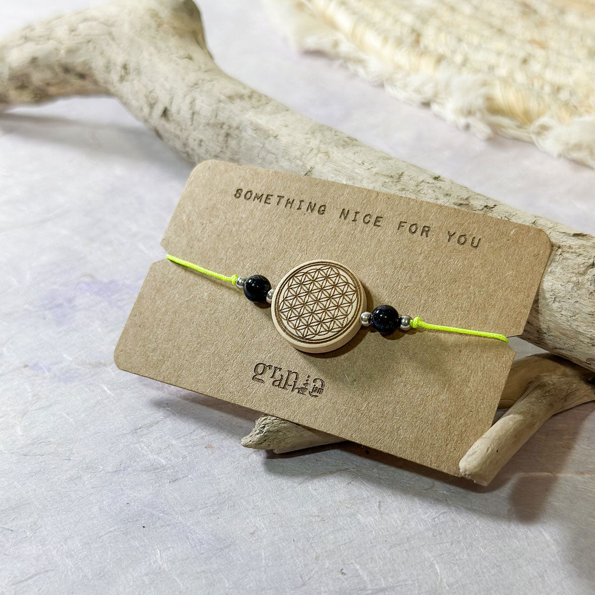 Neon Armband gelb mit Lebensblume