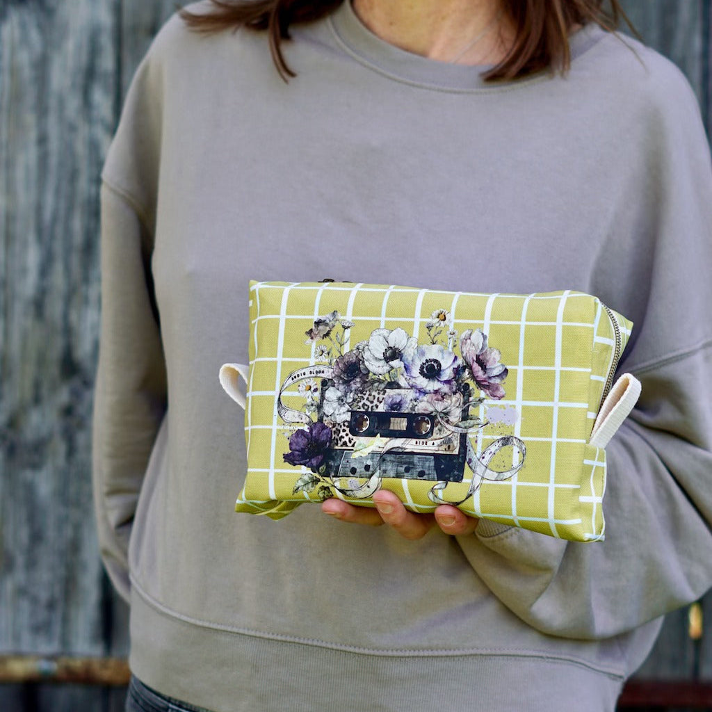 Kassette Bügelbild mit Blumen