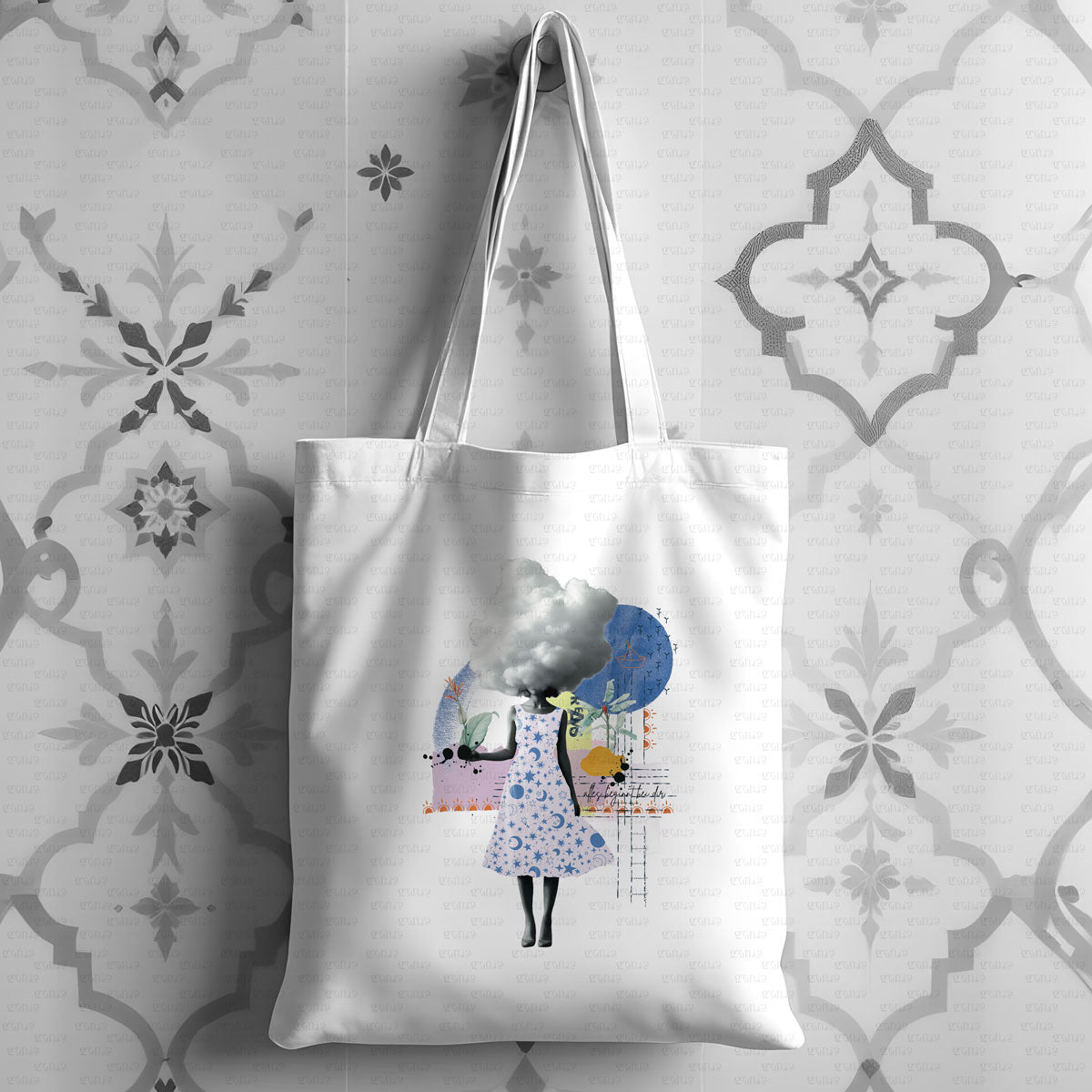 Bügelbild für Textilien "Dreams". Verspieltes Bügelbild für Erwachsene.