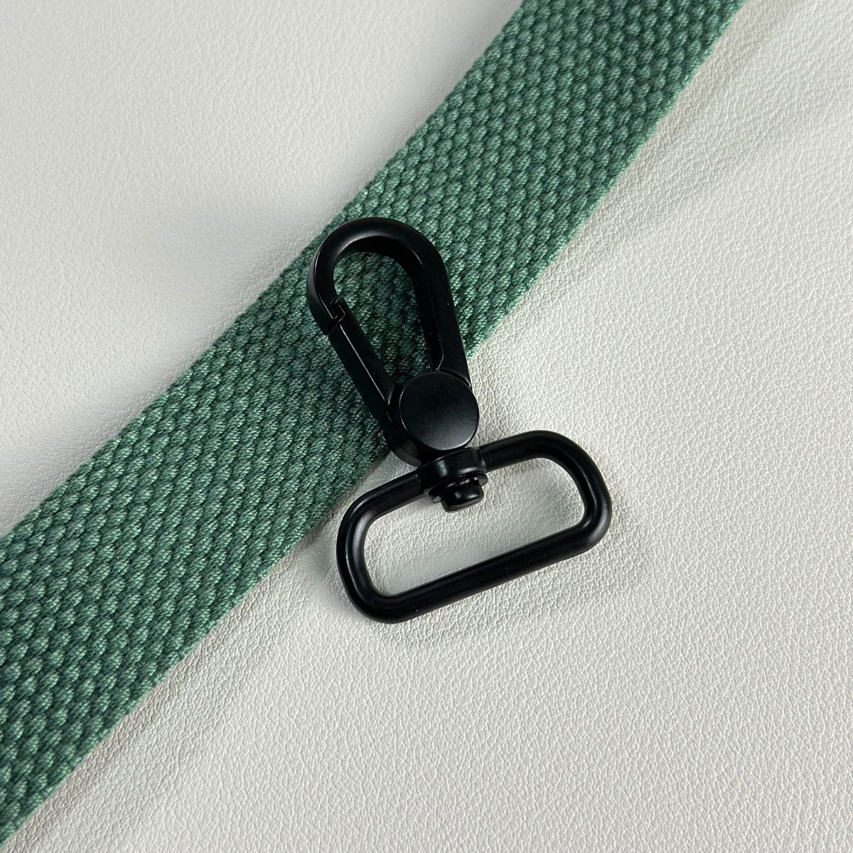 Premium Karabiner 25 mm