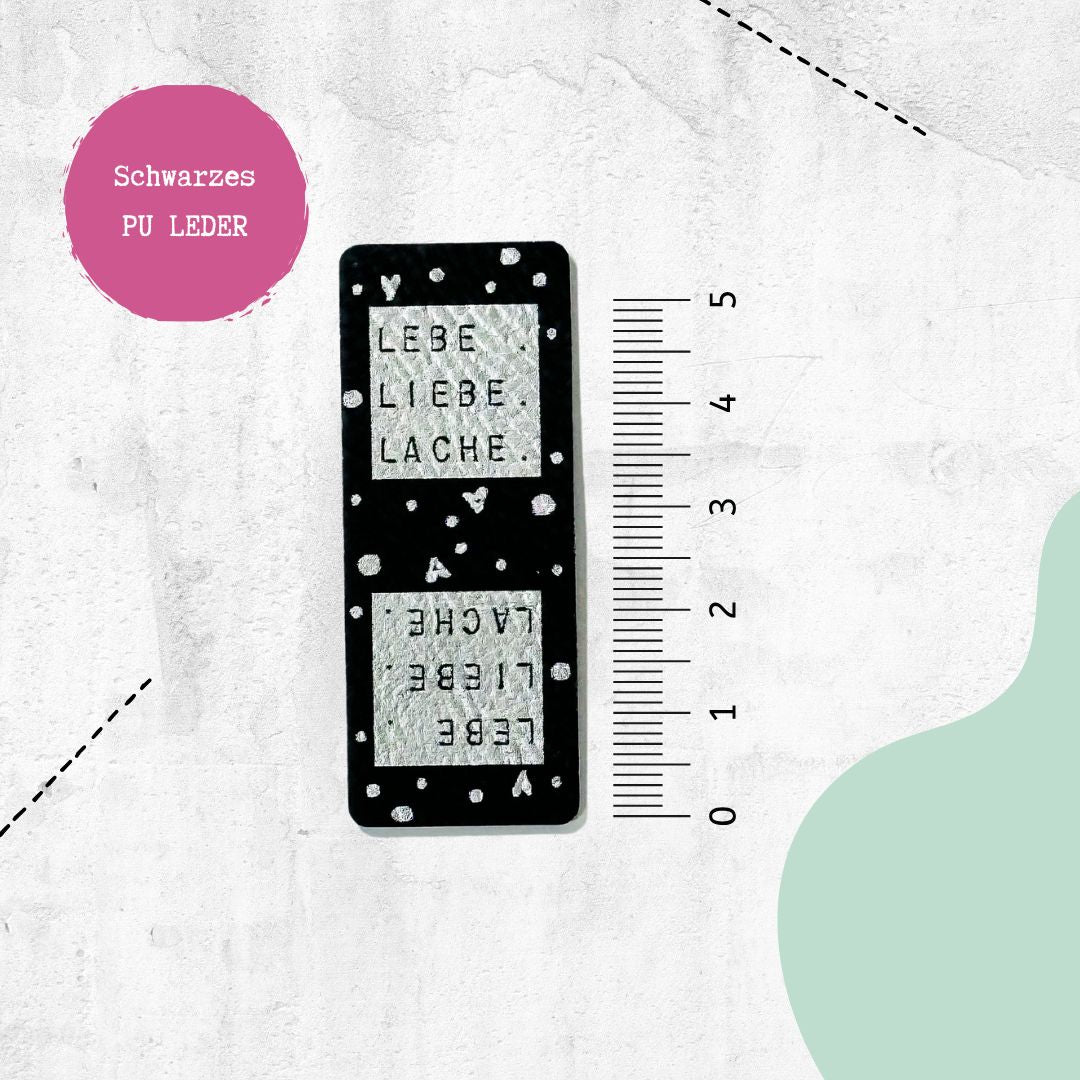 Klapp-Kunstlederlabel Lebe Liebe Lache - Graphic Jam