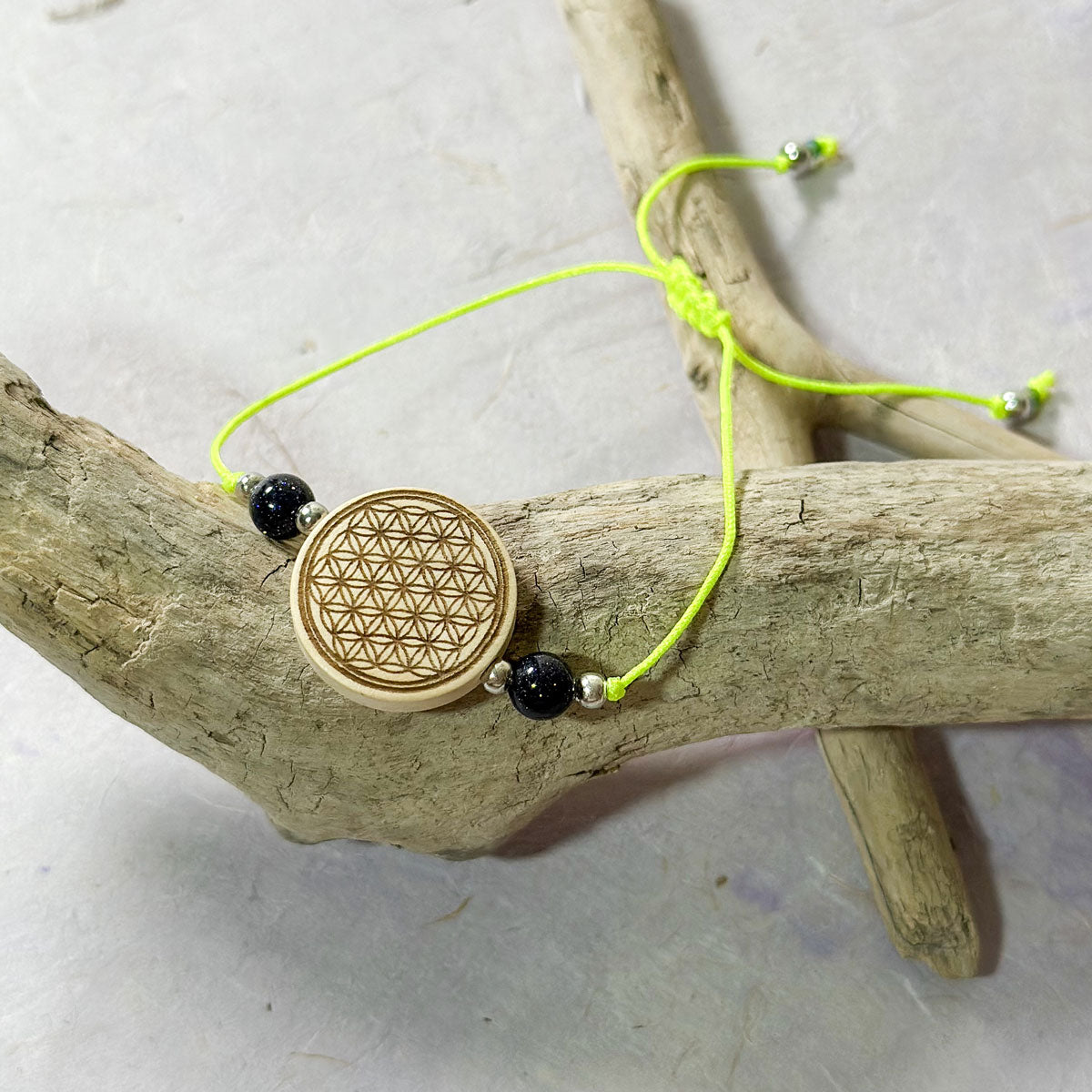 Neon Armband gelb mit Lebensblume