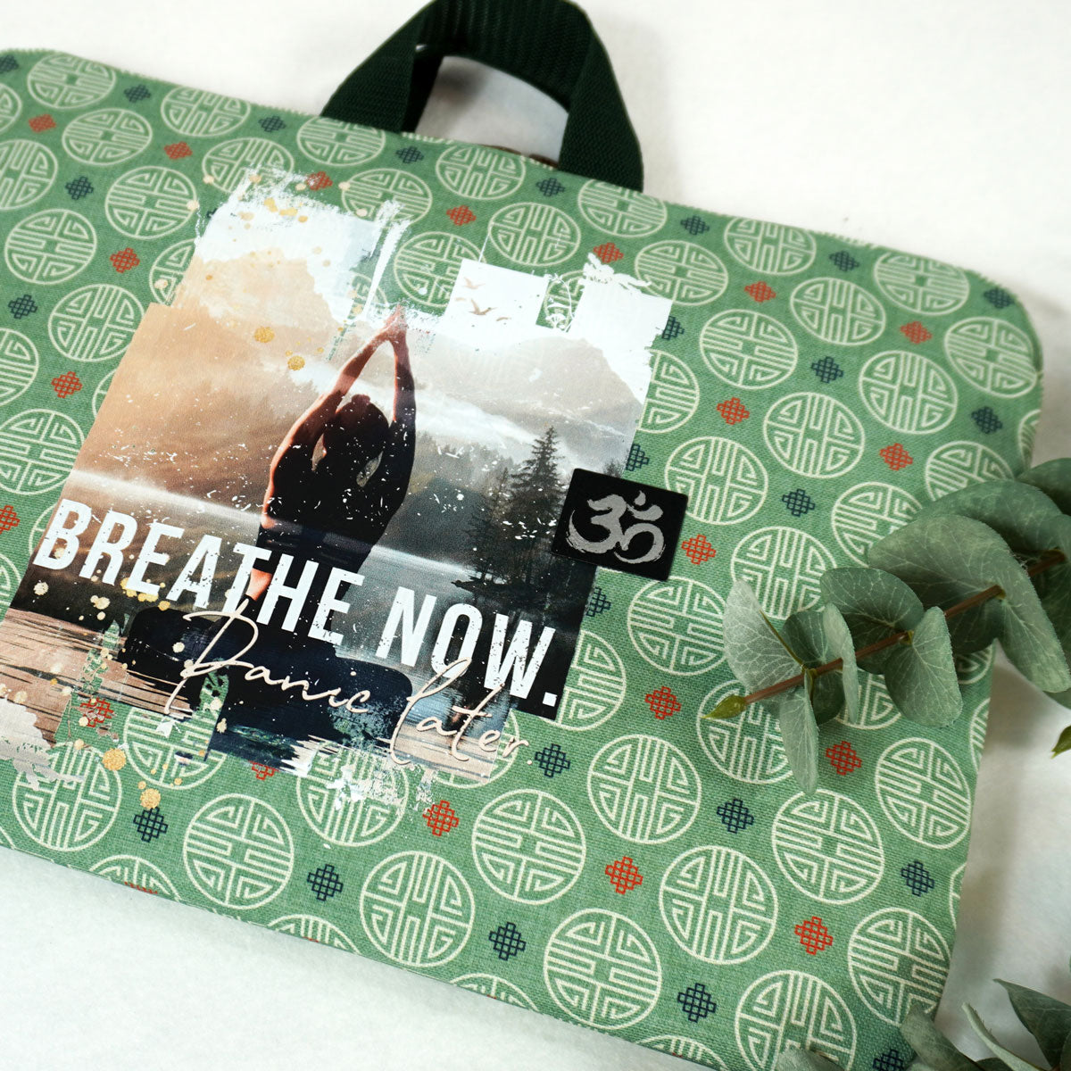 Bügelbild Yoga - Breathe now, panic later