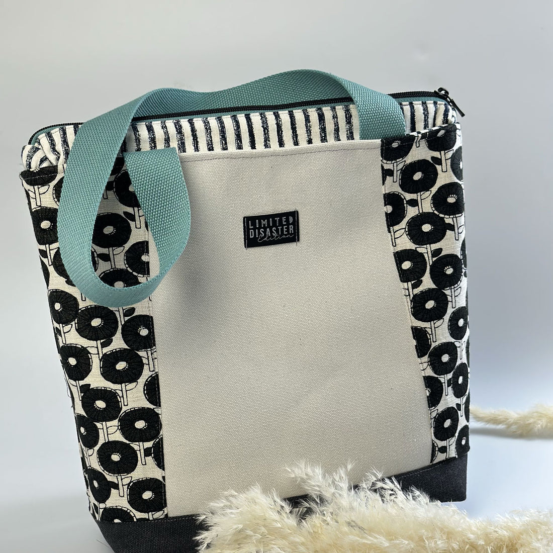 Kunstlederlabel "Limited Disaster" zum Aufbügeln