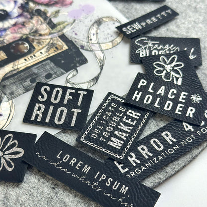 Kunstlederlabel "Lorem Ipsum" zum Aufbügeln | Vorbestellung