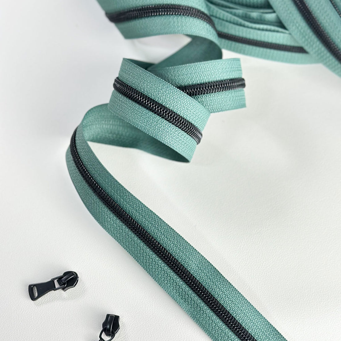 Reißverschluss Endlos Mineral Green - Schwarz